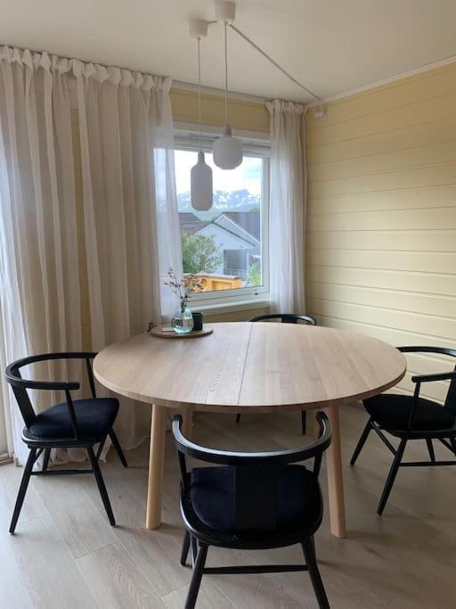 Koselig Hus Naert Naturen Tromsø Buitenkant foto